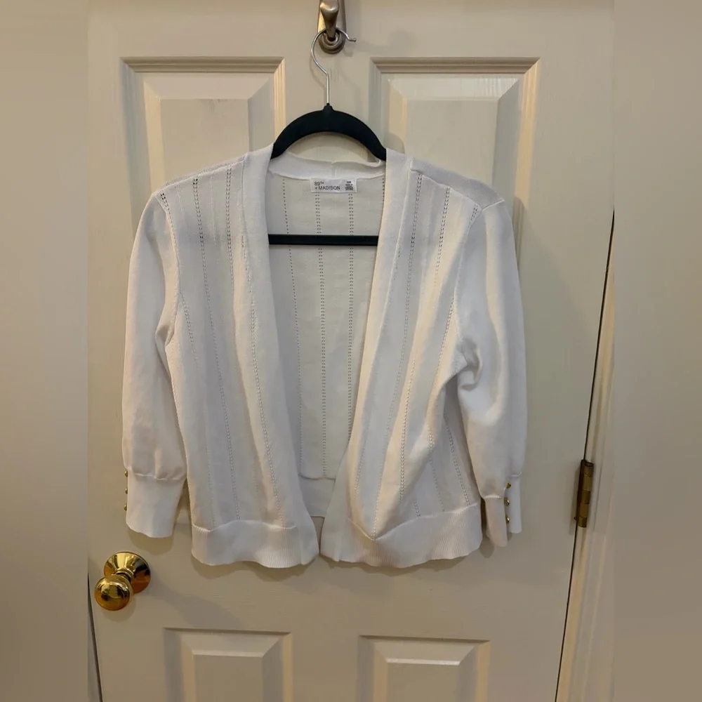 89th + Madison White Open Cardigan Gold Button Sleeve Size M Spring Lightweight - Picture 3 of 8